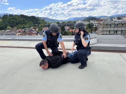 Policisti in gasilci: izboljšati moramo komunikacijo