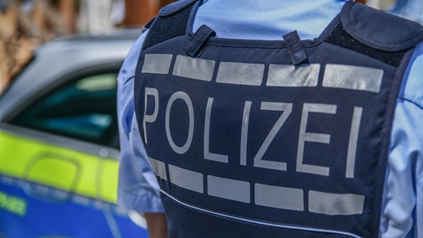 Slovenija zahteva pojasnila racije na antifašističnem taboru