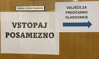 Prvi dan predčasnega glasovanja pred nedeljskim referendumom