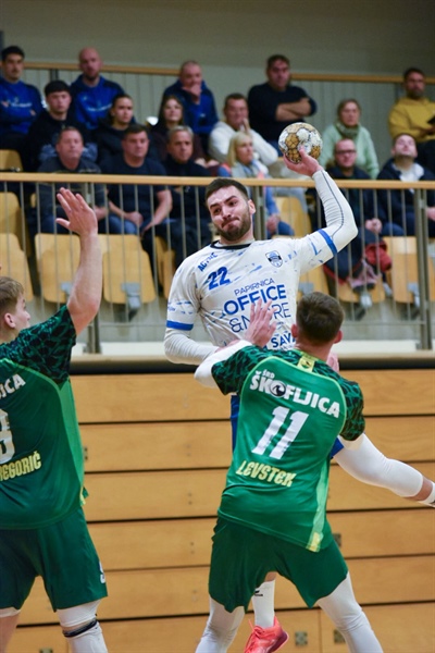 Slovenjgraški rokometaši so se veselili težko prigarane zmage