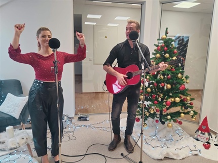 LUKA BASI in NASTJA GABOR:"Ne bova pela v slovenščini ali hrvaščini..."