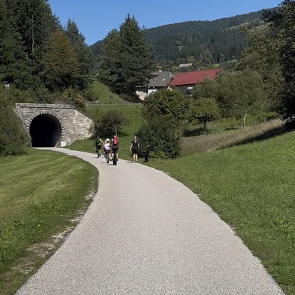 Koroška postaja kolesarska velesila: Kdaj bodo vse poti povezane v celoto?