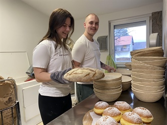 Boste v četrtek ocvrli krofe?