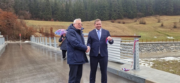 Minister Novak po obisk na Koroškem okrcal gozdarje