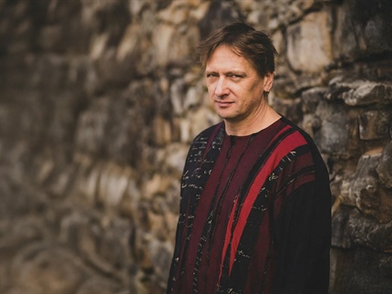 Modra noč s pianistom Tomažem Pačnikom