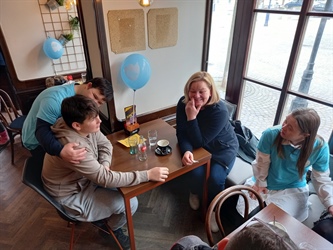 Svetovni dan downovega sindroma: Korošci stregli gostom v kavarni