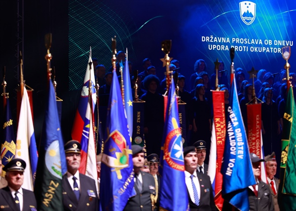 Kaj bi bilo s Slovenci, če se 1941 ne bi uprli?