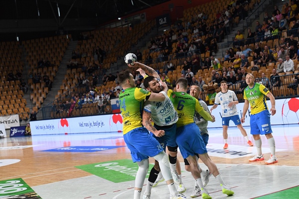 Slovenjgraški rokometaši kljub borbeni predstavi poraženi v Celju