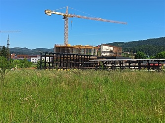 V Velenju huda delovna nesreča, porušil se je gradbeni oder