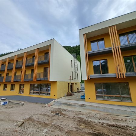 Dom starejših v Črni na Koroškem bo vrata odprl jeseni