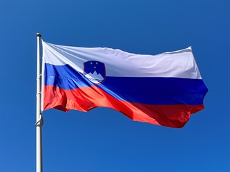 Za domovino skregani, naprej!