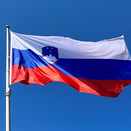 Za domovino skregani, naprej!