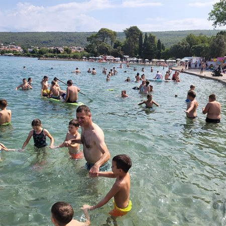 Radeljski župan v vlogi vzgojitelja, danes v Punat še predsednica republike