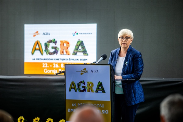 Predsednica RS na sejmu AGRA: Kmetje v suši ne bodo ostali brez pomoči