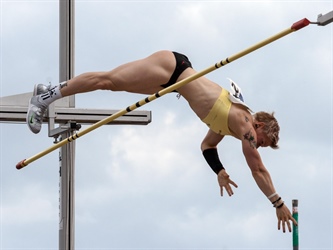 Tina Šutej v Nanjingu do srebrne medalje na dvoranskem SP