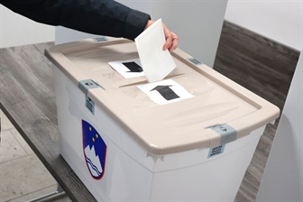 Odprtih 2978 volišč po Sloveniji
