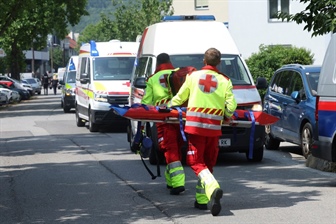 Avstrija zavita v črnino: 10 mrtvih v streljanju na šoli