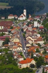 V Dravogradu obnavljajo kanalizacijo in cesto skozi trg