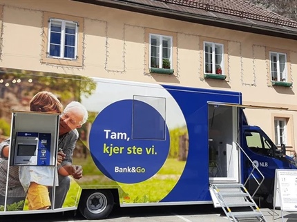 Od poslovalnice, mobilne banke do (zgolj) bankomata