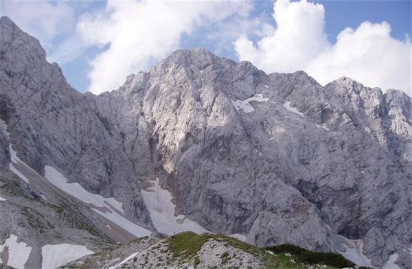 Konec tedna v gorah dve smrtni žrtvi, ena s Koroške