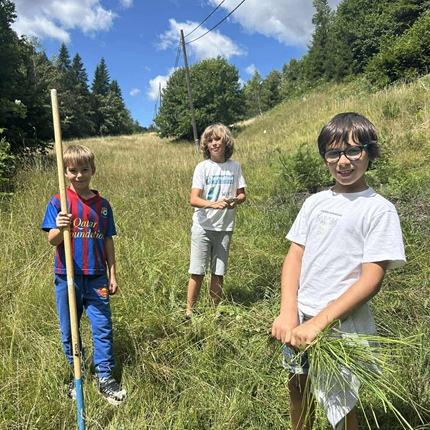 Otroci uživajo na počitnicah