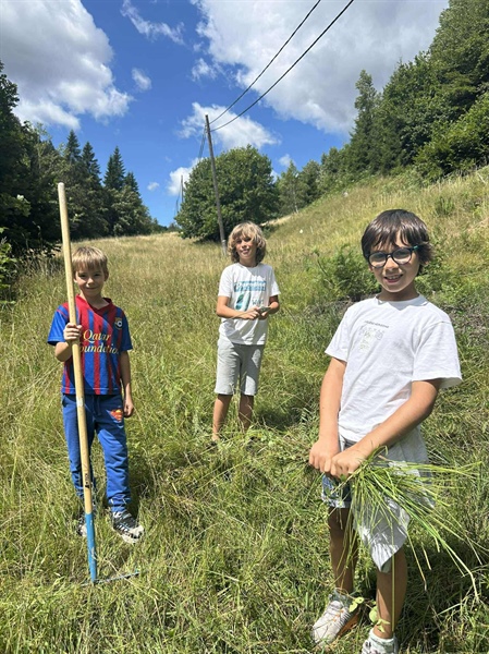 Otroci uživajo na počitnicah