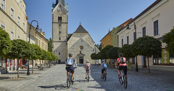 Kakšna je zasedenost turističnih kapacitet v Slovenj Gradcu?