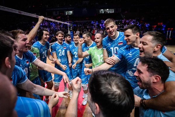 Slovenska odbojkarska reprezentanca v Manili prvič preizkusila dvorano