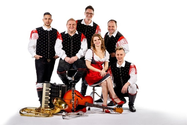 Ansambel Rosa ob 30. obletnici predstavlja album "Najboljši fantje"