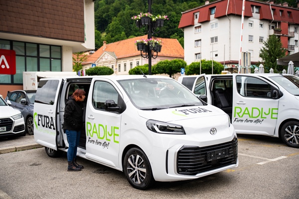 V Radljah trenutno s prevozi najbolj navdušuje 'šolska' Fura