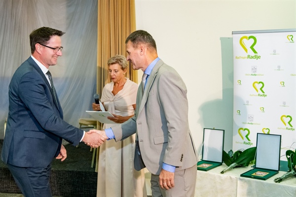 Matej Švab prejel plaketo Občine Radlje ob Dravi