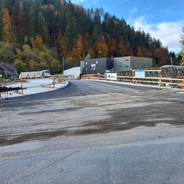 Na Prevaljah most pri Petrolu že stoji, Pačnikovega še ne bo