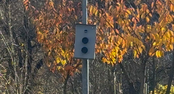 Lažni radar na Brdinjah: dobra ideja ali nevarna praksa?