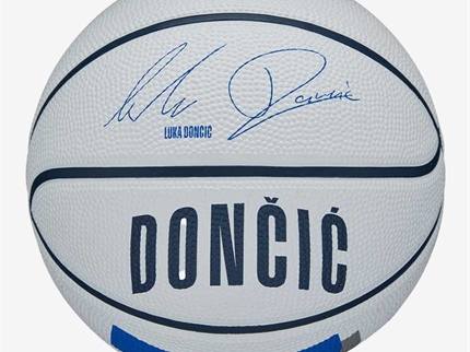 Dobrodelne trojke pod košem