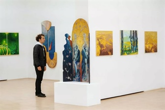 Alkimist podob Miro Hajnc na ogled v Koroški galeriji likovnih umetnosti