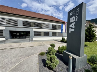 Trije ključni delničarji mežiškega Tab-a prodajajo svoje deleže