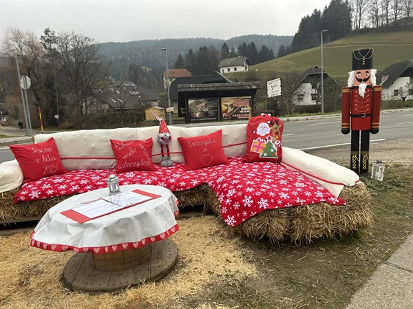 Na Brdinjah bo zasijala praznična dekoracija, ustvarjena s srcem