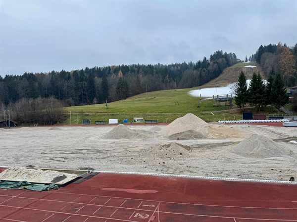 Obnova ravenskega stadiona stoji zaradi gramoza