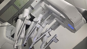 Roboti vstopili v slovenjgraške operacijske dvorane