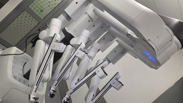 Roboti vstopili v slovenjgraške operacijske dvorane