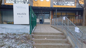 Rdeči hudič in črna volišča