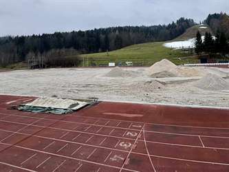 Zelena luč za obnovo atletske steze in razsvetljave na ravenskem stadionu