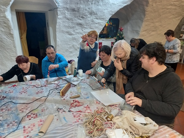 Predpraznični "Spretni prsti"