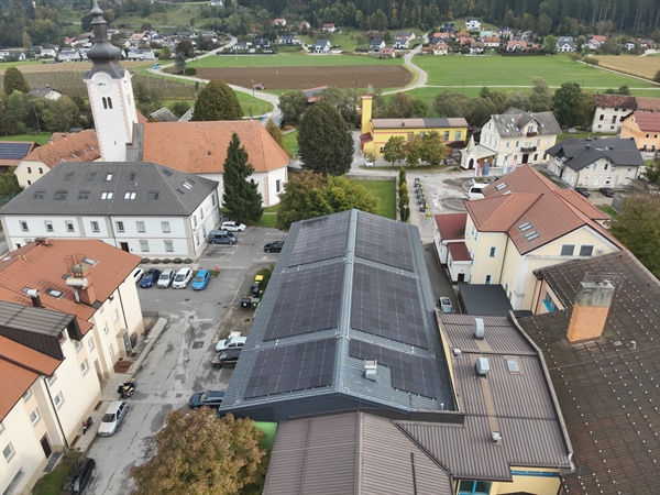 Nova sončna elektrarna na Osnovni šoli Šmartno pri Slovenj Gradcu