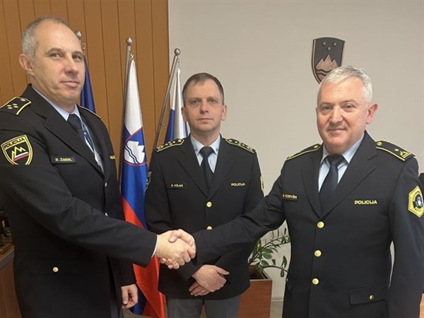 Božidar Pezdevšek v pokoj, naloge prevzema Boštjan Žaberl