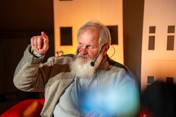 Zdravilna moč smeha in izjemno slaba vibracija šimfanja