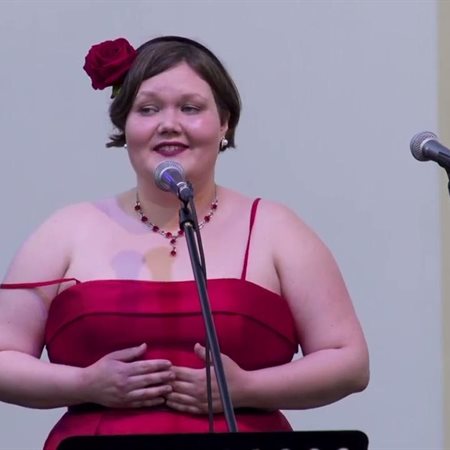 Uspešna citrarka in pevka Tanja Klančnik