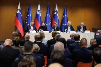 Vlada na obisku na Koroškem