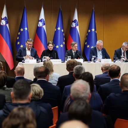 Vlada na obisku na Koroškem