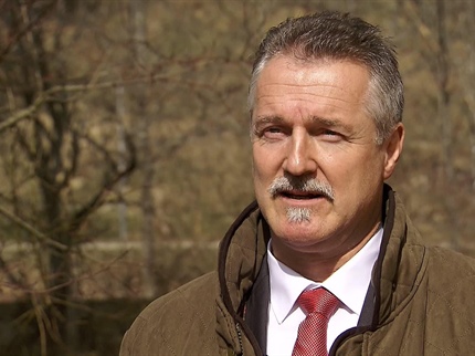 Lovsko poročilo, politični ulov: opomin poslancu zaradi slovenščine